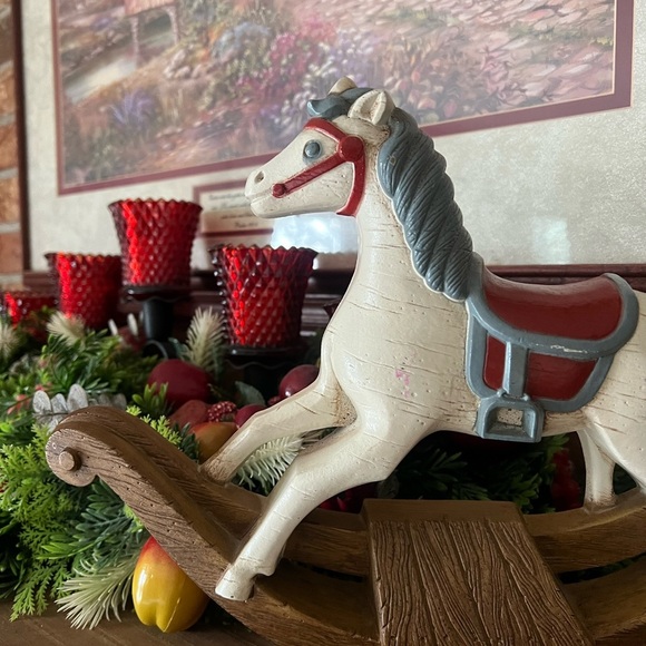 Vintage 1981 Carousel Horse Rocker
wall decor - Picture 2 of 7